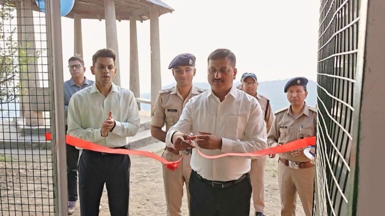 “अल्मोड़ा जिला कारागार पहुंचे जिला जज श्रीकांत पाण्डेय, डीएम अंशुल सिंह और एसएसपी चंद्रशेखर घोड़के, सुरक्षा व्यवस्था का लिया जायजा, बंदी परिजन मुलाकात क्षेत्र का किया उद्घाटन”