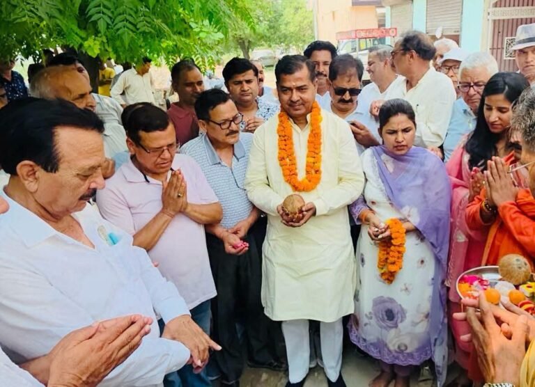“65 लाख की सौगात! शिवालिकनगर वार्ड-12 में सड़क निर्माण का शुभारंभ, विधायक आदेश चौहान बोले— “रानीपुर विधानसभा में विकास की रफ्तार अब नहीं थमेगी”