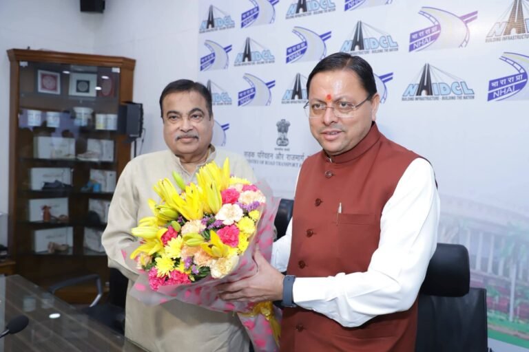 “धामी की दिल्ली में दमदार पैरवी लाई रंग, गडकरी ने उत्तराखंड को दी ₹7000 करोड़ की ऐतिहासिक सड़क सौगात; सीमांत इलाकों से लेकर पर्यटन तक विकास को मिलेगी नई रफ्तार”