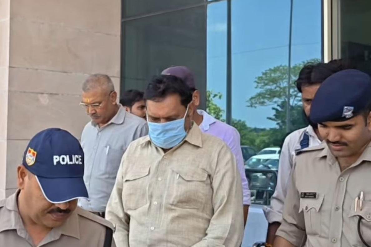 “अंकिता कांड में बड़ा झटका! वायरल ऑडियो के बाद सुरेश राठौर पर कोर्ट का शिकंजा, 14 दिन की न्यायिक हिरासत में भेजे गए”