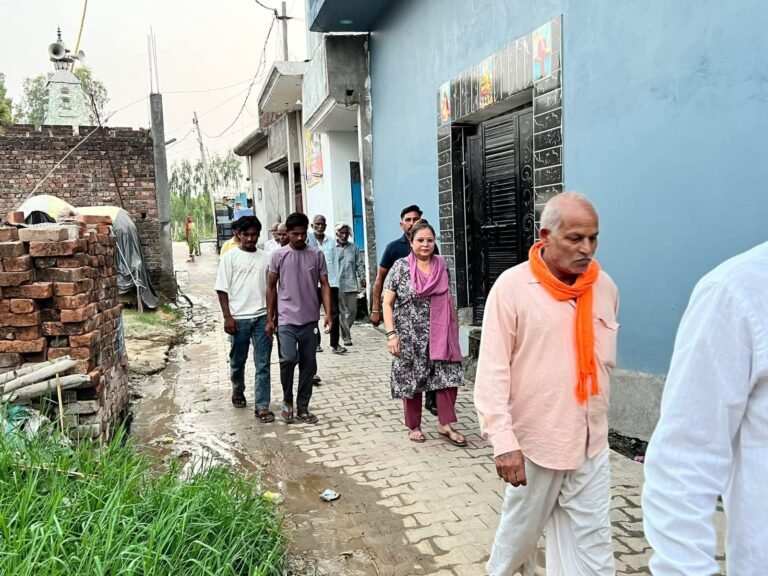 “ज्वालापुर विधानसभा में ब्रजरानी की दमदार दस्तक! गांव-गांव उमड़ा जनसैलाब, समर्थकों ने बीजेपी हाईकमान को दिया साफ संदेश— “ब्रजरानी को टिकट दो, ज्वालापुर की सीट रिकॉर्ड मतों से जिताकर देंगे”
