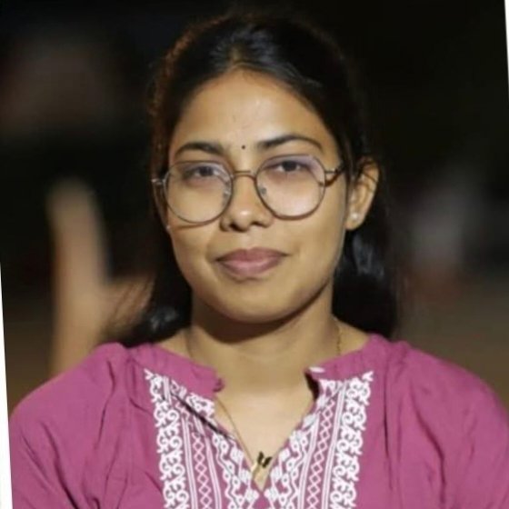 “गांव की बेटी का बड़ा कमाल: पहले ही प्रयास में PCS क्लियर, अब उपखंड शिक्षा अधिकारी बनकर लिखी सफलता की नई इबारत”