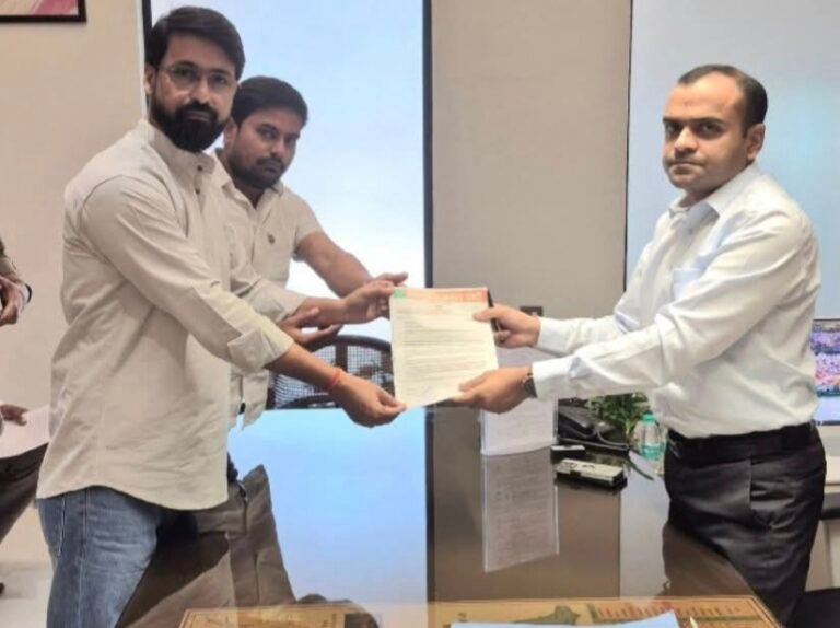 “रुड़की में जलभराव से हाहाकार! पार्षद अनुराग त्यागी पहुंचे डीएम दरबार, पनियाला रोड और शिवपुरम की बदहाल व्यवस्था पर उठाई आवाज”