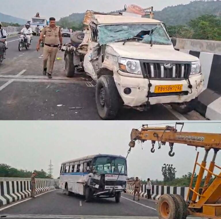 “हरिद्वार के श्यामपुर फ्लाईओवर पर तड़के दर्दनाक सड़क हादसा: रोडवेज बस और पिकअप की आमने-सामने भीषण टक्कर में तीन लोगों की मौत, चार घायल, घटनास्थल पर मची चीख-पुकार और अफरा-तफरी”