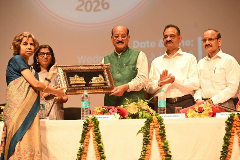 “उत्तराखंड के 37 डॉक्टरों का भव्य सम्मान, स्वास्थ्य मंत्री सुबोध उनियाल का बड़ा ऐलान—हर मेडिकल कॉलेज में बनेगा AI सेंटर ऑफ एक्सीलेंस डॉक्टर्स डे पर चिकित्सा”