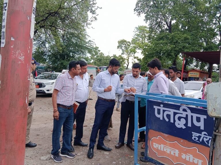 “कुंभ 2027 की तैयारियों में तेजी, नगर आयुक्त का हर की पैड़ी क्षेत्र का निरीक्षण; विकास कार्यों को गति देने के निर्देश, 40 से अधिक अतिक्रमण हटाए गए”