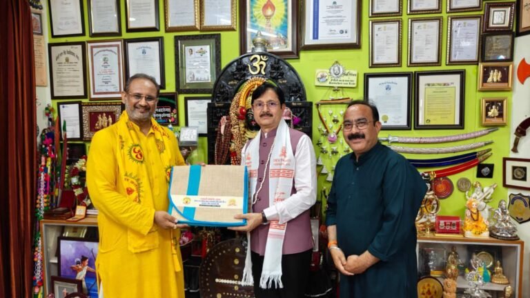 “देव संस्कृति विश्वविद्यालय में प्रो. (डॉ.) नरेंद्र शर्मा की पुस्तक का भव्य विमोचन, शिक्षा और शोध को मिली नई दिशा”