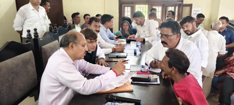 “भगवानपुर में उमड़ा जनसैलाब! 1435 लोगों ने उठाया सरकारी योजनाओं का लाभ, सेवा पखवाड़ा व तहसील दिवस में 40 शिकायतें दर्ज, 16 का मौके पर ही समाधान”