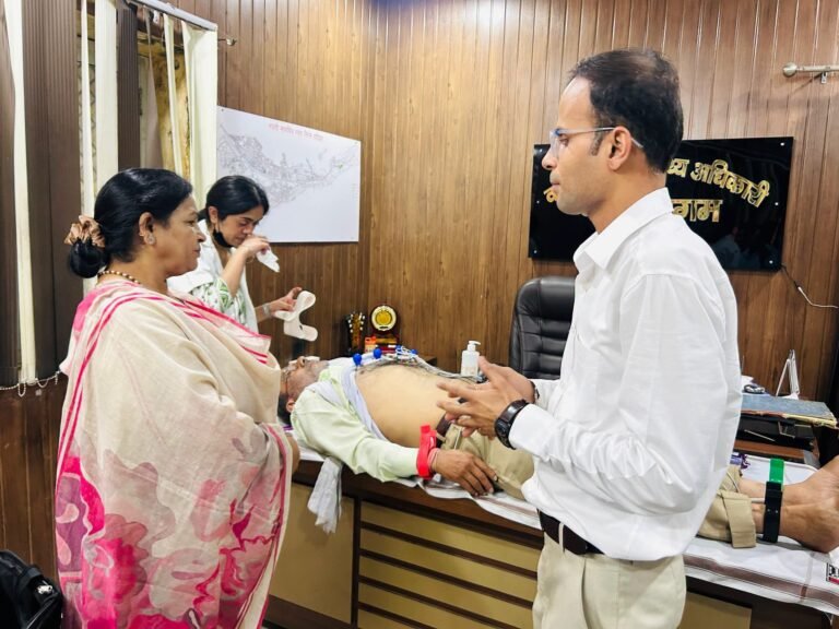 “हरिद्वार नगर निगम में निःशुल्क स्वास्थ्य शिविर, 100 से अधिक अधिकारियों-कर्मचारियों ने कराया स्वास्थ्य परीक्षण”