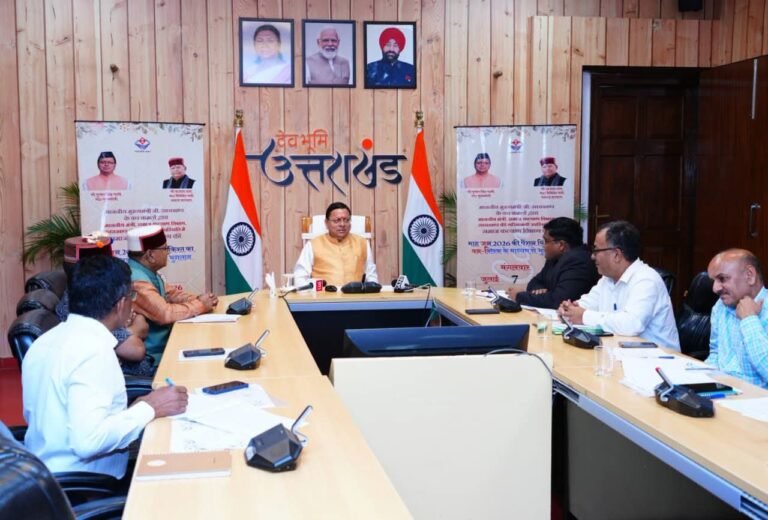 “धामी सरकार का बड़ा निर्णय: 60 वर्ष पूरे होते ही स्वतः मिलेगी वृद्धावस्था पेंशन, 9.80 लाख लाभार्थियों को ₹145.42 करोड़ जारी”