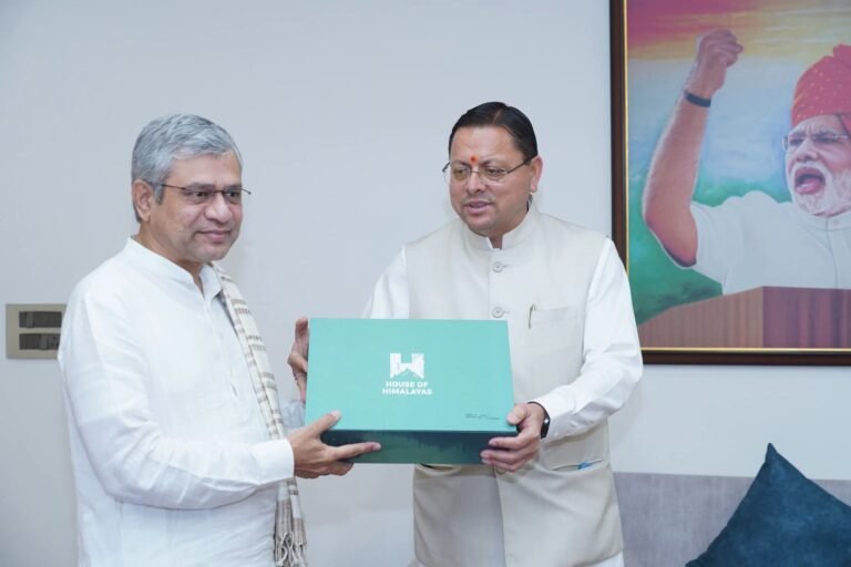 “उत्तराखंड के लिए रेल विकास का बड़ा ब्लूप्रिंट! सीएम धामी की रेल मंत्री से अहम बैठक, वंदे भारत समेत कई बड़ी परियोजनाओं पर मिली सकारात्मक सहमति”