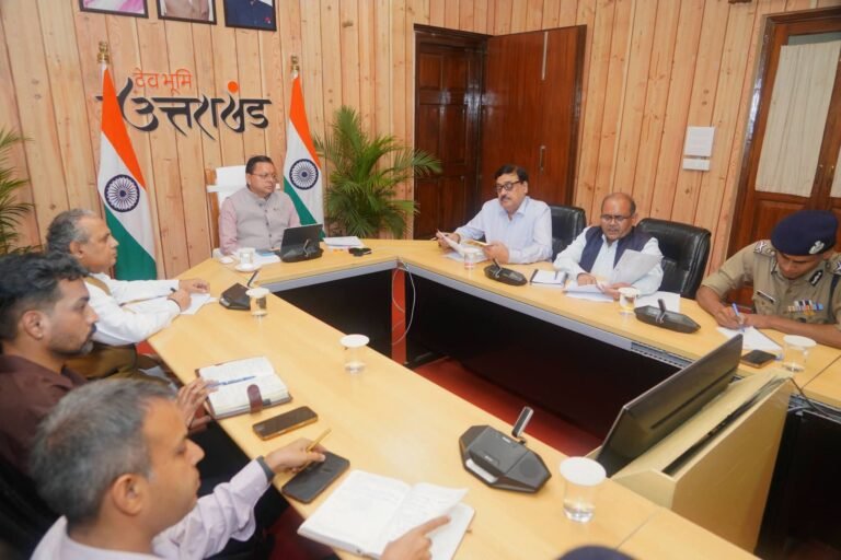 “धामी का अल्टीमेटम: “ग्राउंड जीरो पर उतरें अफसर, आपदा में लापरवाही की अब बिल्कुल नहीं होगी माफी!”