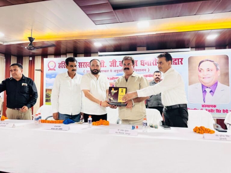 “सपने छोटे नहीं, हौसले बड़े रखो!” धनौरी कॉलेज में छात्रों को विधायक उमेश कुमार ने दिया सफलता का दमदार मंत्र