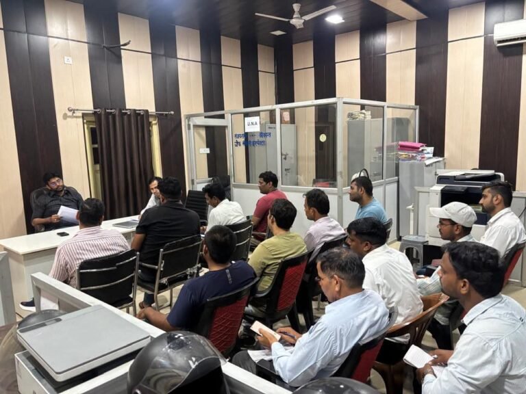 “हरिद्वार में भारी बारिश का खतरा, नगर निगम फुल अलर्ट! नगर आयुक्त नंदन कुमार के सख्त निर्देश—पंप, जेसीबी और पूरी टीम रहेगी 24 घंटे तैनात”