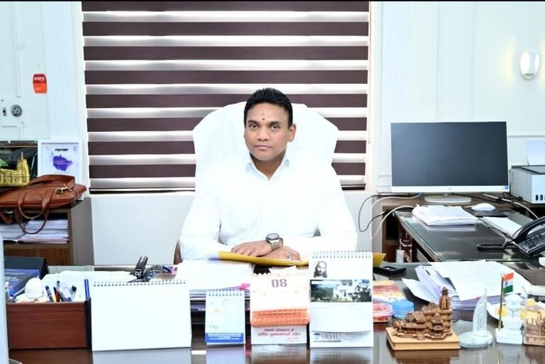 “धामी सरकार का बड़ा मास्टरस्ट्रोक! रेलवे फ्रीज जोन की समीक्षा से पहाड़ों में खुलेगा विकास का नया ट्रैक, पर्यटन-निवेश को मिलेगी रफ्तार”