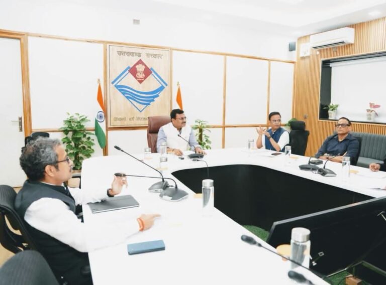“व्यय वित्त समिति की बैठक में मुख्य सचिव आनन्द बर्द्धन के कड़े निर्देश, पेयजल योजनाओं के सोलराइजेशन से लेकर परियोजनाओं की लागत बढ़ोतरी पर जताई नाराजगी”