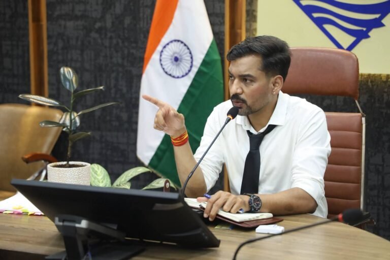 “Dehradun:डीएम डॉ. आशीष चौहान का बड़ा एक्शन प्लान: जनहित से लेकर बच्चों की सुरक्षा तक, हर मोर्चे पर समयबद्ध कार्रवाई के सख्त निर्देश”