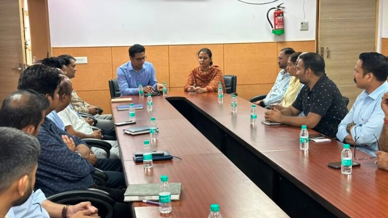 “परिवहन नियम तोड़े तो वाहन होगा ब्लैकलिस्ट! कांवड़ मेले से पहले प्रशासन का सख्त अलर्ट, उद्योगों को यातायात नियमों के पालन के निर्देश”