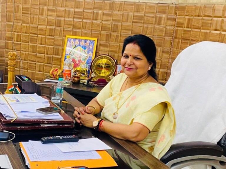 “रुड़की में बारिश का हाई अलर्ट: महापौर अनीता ललित अग्रवाल का बड़ा फैसला, शनिवार-रविवार भी खुलेगा नगर निगम कार्यालय, लापरवाही पर होगी सख्त कार्रवाई”