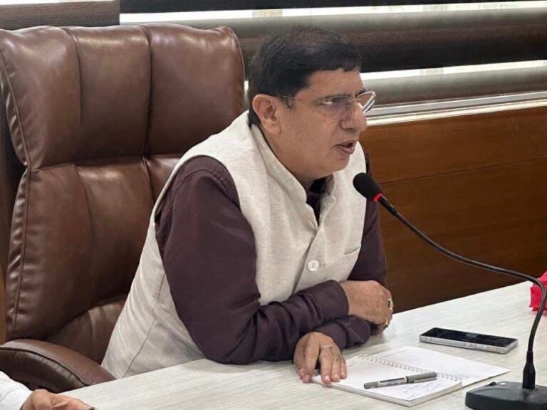 “परिवहन मंत्री प्रदीप बत्रा का बड़ा फैसला: अब संविदा, आउटसोर्स और एजेंसी कर्मचारियों को भी मिलेगा 5 लाख तक का दुर्घटना सहायता लाभ, नियमित कर्मचारियों के बराबर मिलेगी आर्थिक सुरक्षा”
