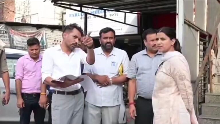 “देहरादून में खत्म होगा जाम का बड़ा झंझट! तहसील चौक–आढ़त बाजार सड़क चौड़ीकरण पर डीएम का एक्शन, मुआवजा प्रक्रिया में तेजी से दौड़ी परियोजना”
