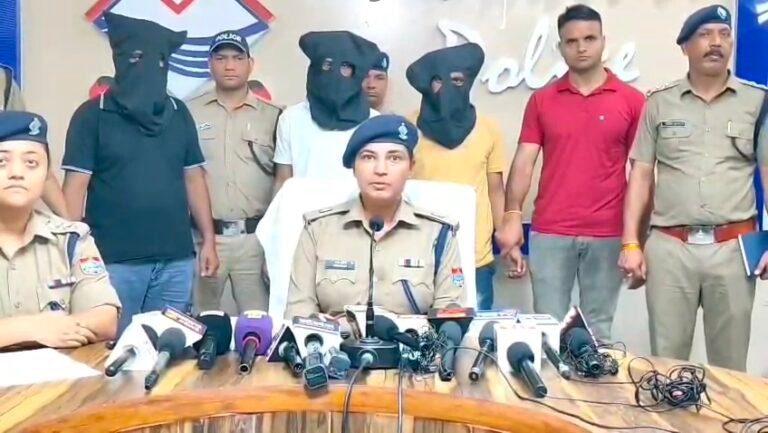 “देहरादून में बिजनौर की दुश्मनी का खूनी खेल! रिंग रोड पर ताबड़तोड़ फायरिंग से मची सनसनी, पुलिस ने कुछ ही घंटों में किया बड़ा खुलासा, बदले की साजिश रचने वाले 3 आरोपी गिरफ्तार”