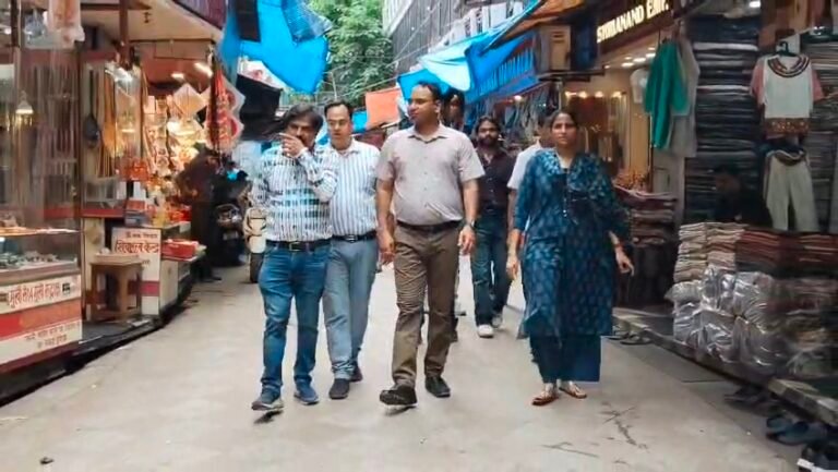“कुम्भ-2027: मनसा देवी, चंडी देवी समेत प्रमुख मंदिरों तक पैदल मार्गों का निरीक्षण, मेलाधिकारी सोनिका ने दिए गुणवत्ता और समय पर कार्य पूरा करने के निर्देश”