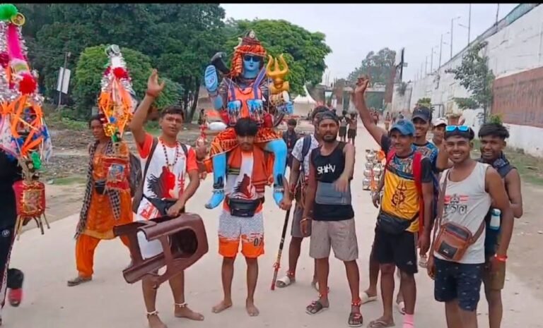 हरिद्वार में उमड़ा भगवा सैलाब! 63.60 लाख शिवभक्तों ने उठाया गंगाजल, अब तक 4.43 करोड़ कांवड़िए हुए रवाना