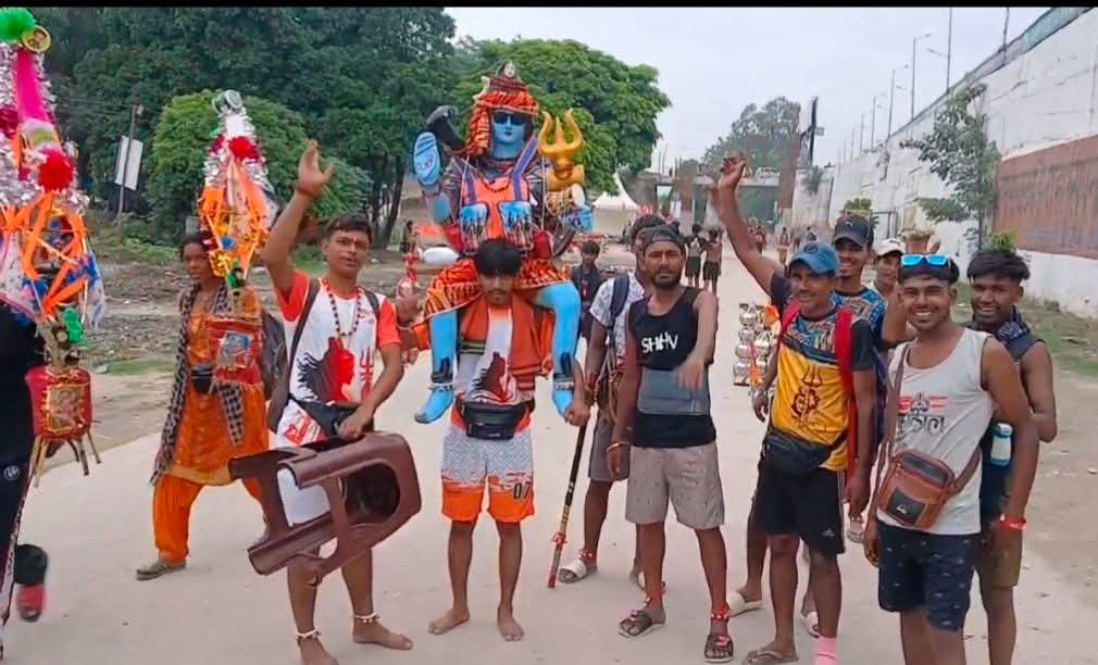 हरिद्वार में उमड़ा भगवा सैलाब! 63.60 लाख शिवभक्तों ने उठाया गंगाजल, अब तक 4.43 करोड़ कांवड़िए हुए रवाना