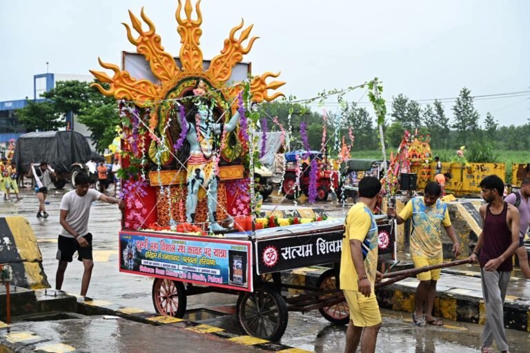 “हरिद्वार में फूटा आस्था का महाविस्फोट! 39 लाख 15 हजार शिवभक्तों ने भरी हुंकार, कांवड़ यात्रा में 2 करोड़ 19 लाख 70 हजार का बना ऐतिहासिक रिकॉर्ड”