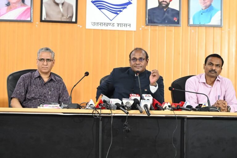 “उत्तराखंड में मतदाता सूची पुनरीक्षण अभियान तेज, 20 लाख से अधिक नोटिस पहुंचे मतदाताओं तक”