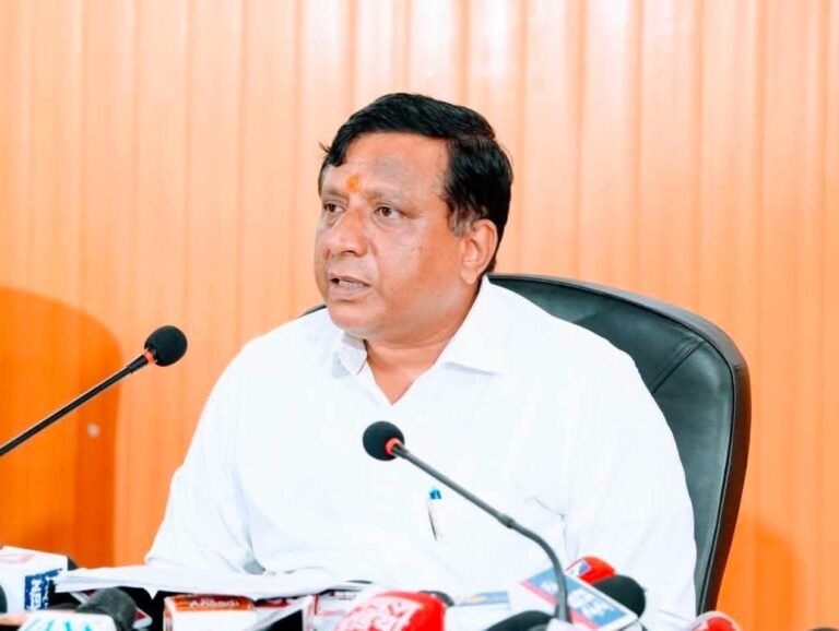 “धामी कैबिनेट के बड़े फैसले: हाईकोर्ट को 30 हेक्टेयर भूमि, पशुपालकों को सब्सिडी, 122 खेल पद और हरिद्वार तक गंगा एक्सप्रेसवे को मंजूरी”