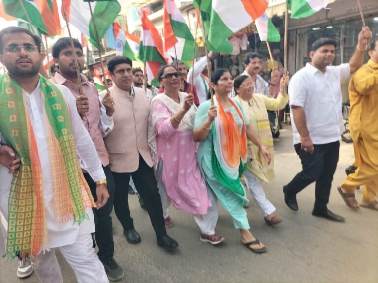 “तिरंगे के रंग में रंगा रुड़की, सड़कों पर उमड़ा राष्ट्रप्रेम का सैलाब; भाजपा की भव्य तिरंगा यात्रा में गूंजा ‘भारत माता की जय’ का जयघोष”