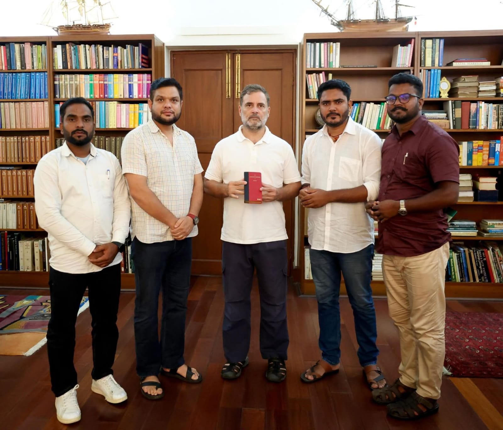 “राहुल गांधी से मिला उत्तराखंड बेरोजगार संघ, भर्ती परीक्षाओं में पारदर्शिता और पेपर लीक का मुद्दा उठाया”