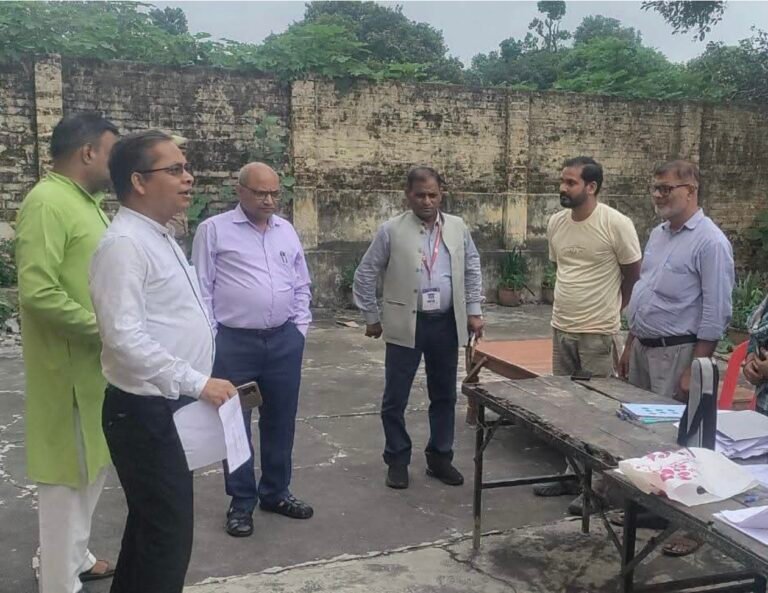 “SIR में पारदर्शिता पर आयुक्त का सख्त संदेश, बोले—हर पात्र मतदाता का नाम सूची में रहना चाहिए”