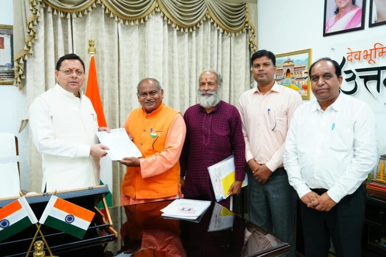 BIG BREAKING:  स्वतंत्रता सेनानी परिवारों की आवाज बनी सरकार, CM धामी से मिला प्रतिनिधिमंडल—जायज मांगों पर त्वरित कार्रवाई का भरोसा