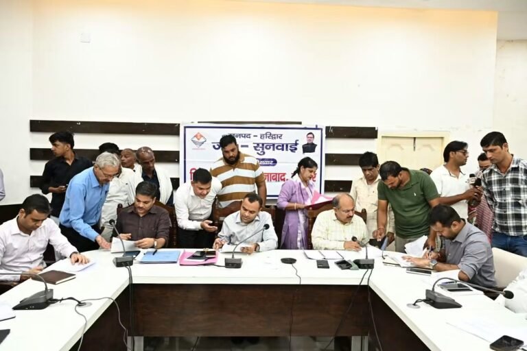BIG BREAKING:: हरिद्वार में डीएम की जनसुनवाई का असर: 68 फरियादें पहुंचीं, 32 शिकायतों का मौके पर ही समाधान