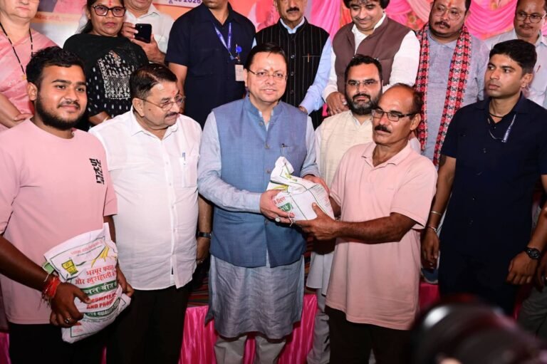 BIG BREAKING:: धामी का सख्त संदेश—जनता को न काटने पड़ें दफ्तरों के चक्कर, समयबद्ध हो जनसमस्याओं का समाधान