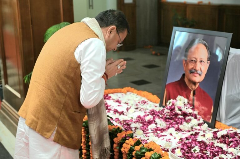 BIG BREAKING:: सैनिक के शौर्य से मुख्यमंत्री की कुर्सी तक, जनरल खण्डूड़ी के योगदान को याद कर भावुक हुए धामी, बोले— उनका जीवन सादगी, ईमानदारी और राष्ट्रसेवा की मिसाल