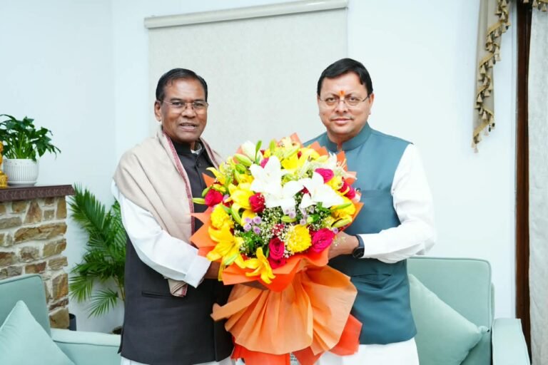 BIG BREAKING:: मुख्यमंत्री धामी से सांसद फग्गन सिंह कुलस्ते की शिष्टाचार भेंट, जनकल्याण और सामाजिक सशक्तीकरण पर हुई चर्चा
